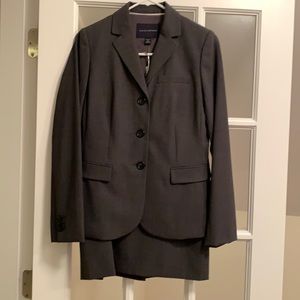 Banana Republic Stretch Wool Skirt Suit, size 4 NWOT